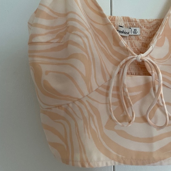 Abercrombie and Fitch Orange Swirly Spaghetti Strap Crop Top Size XS - Picture 9 of 11